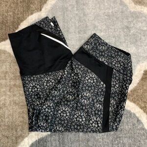 🐺Avia Active Black and Grey Leggings